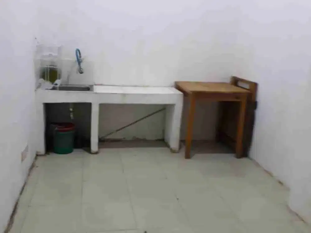 Disewakan ruang usaha di Apt Grand Emerald