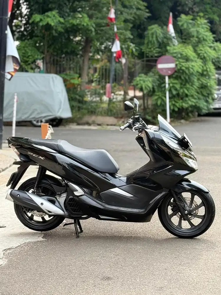 (KREDIT DP MULAI 500RB) HONDA PCX 150 ABS TAHUN 2018, KM LOW 20RIBUAN