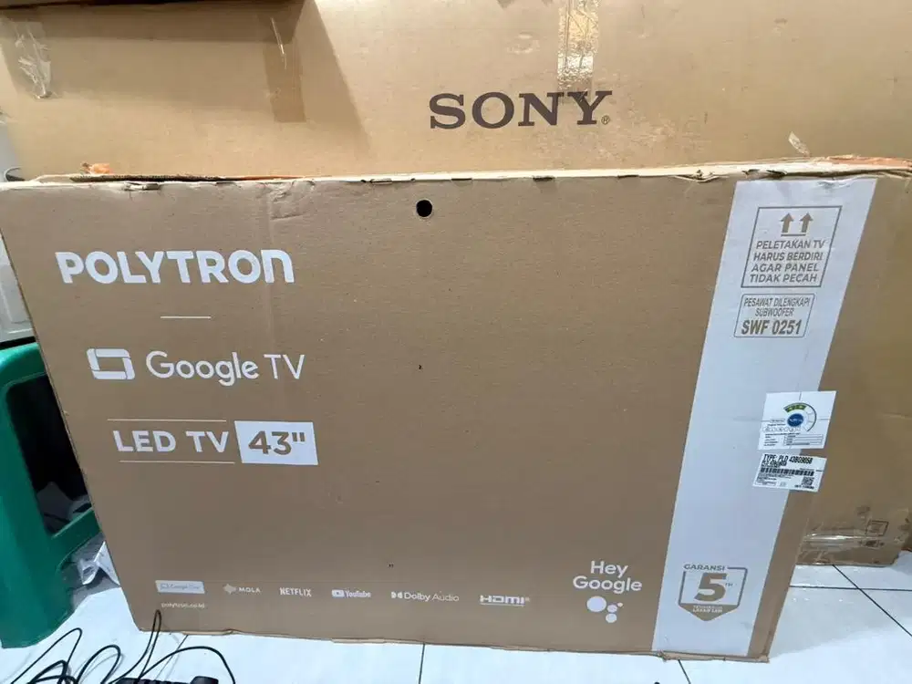 Google tv polyton 43 inch mulus seperti baru fullset