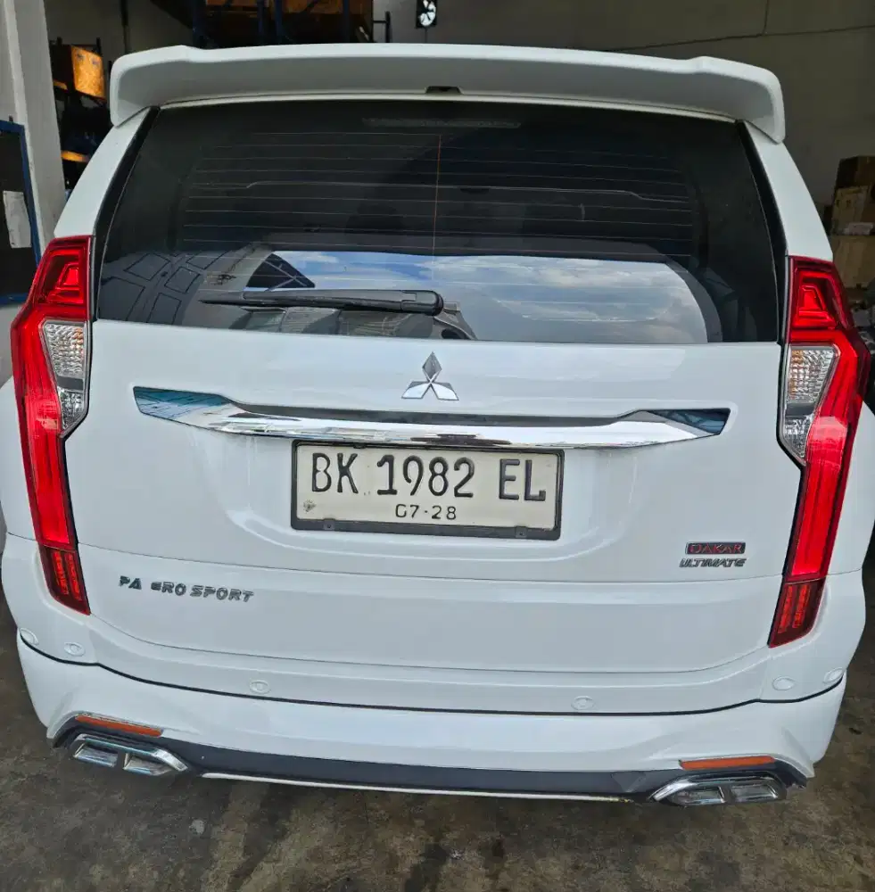Mitsubishi Pajero Sport Dakar Ultimate AT 2017 Putih