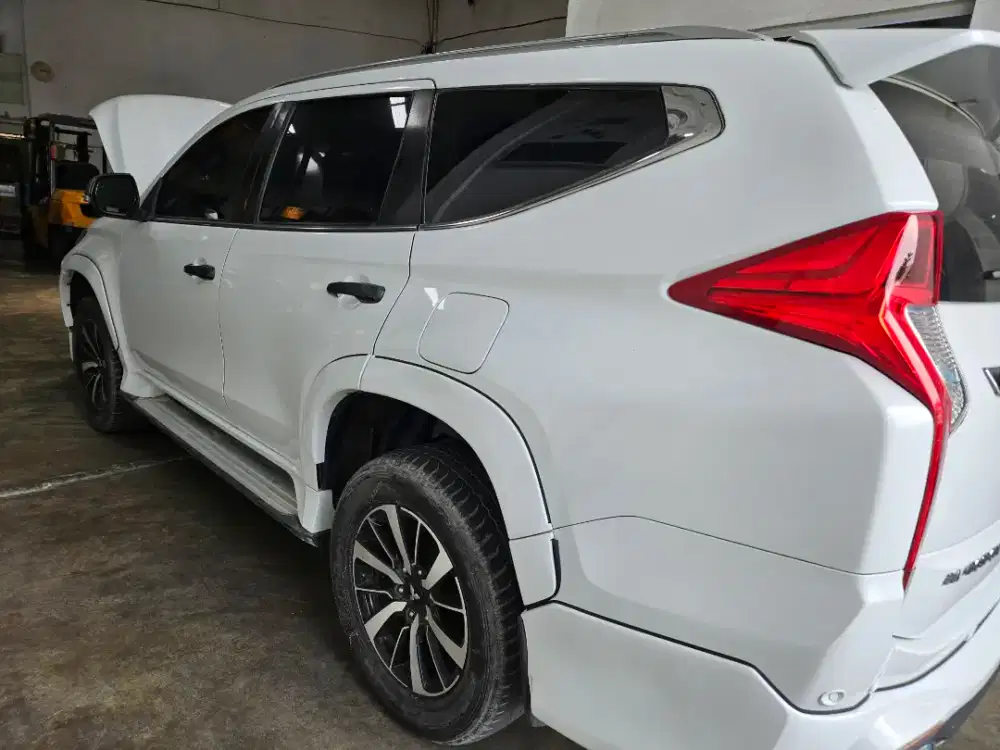 Mitsubishi Pajero Sport Dakar Ultimate AT 2017 Putih