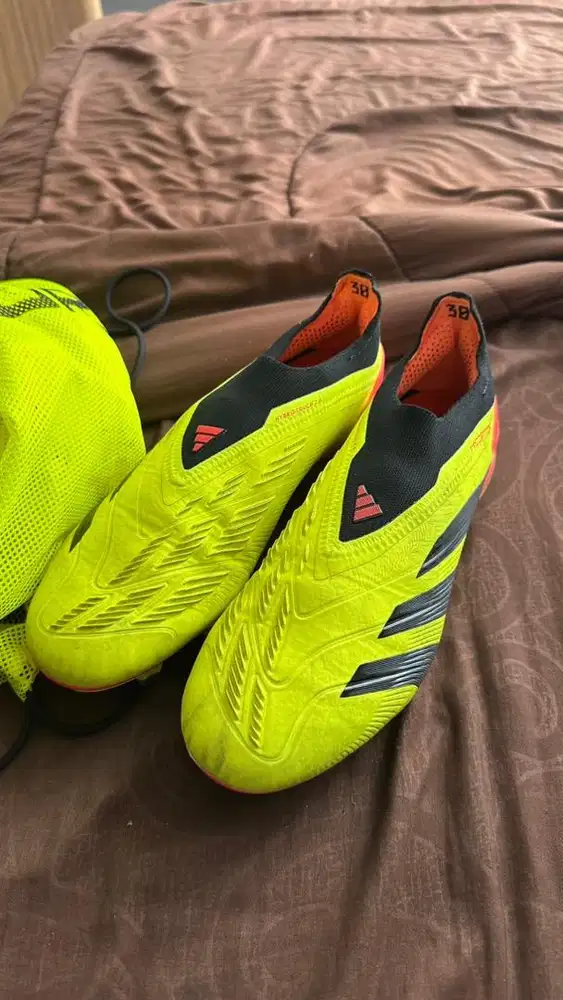 DIJUAL ADIDAS PREDATOR ELITE 40 2/3
