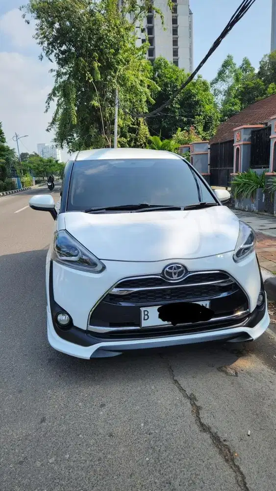 Toyota Sienta Q 2017