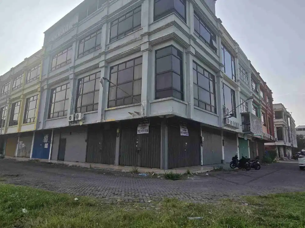 Rungkut Mega Raya, ruko 4 lantai. Parkir luas