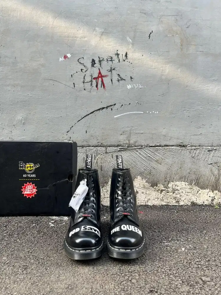Dr. Martens 1460 Sex pistols special anniversary 60th with OG Box
