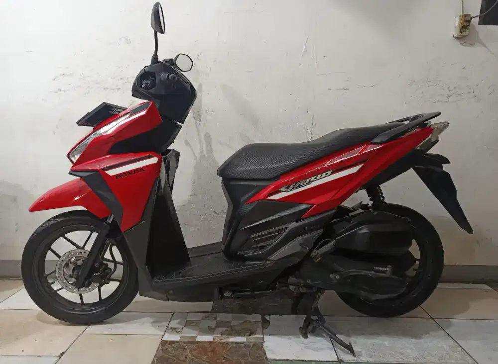 For sale vario led iss cbs 125 2017 lengkap bagus