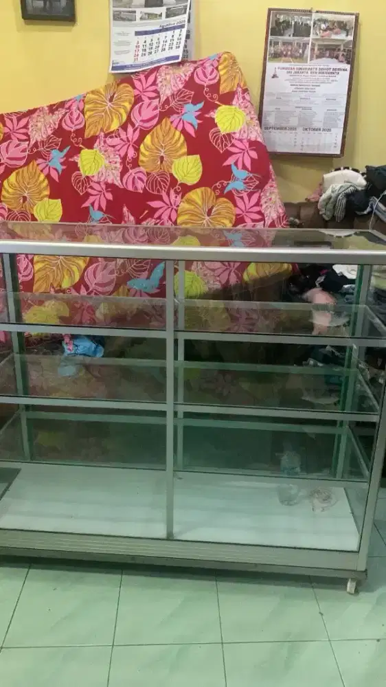 Etalase bekas tangerang