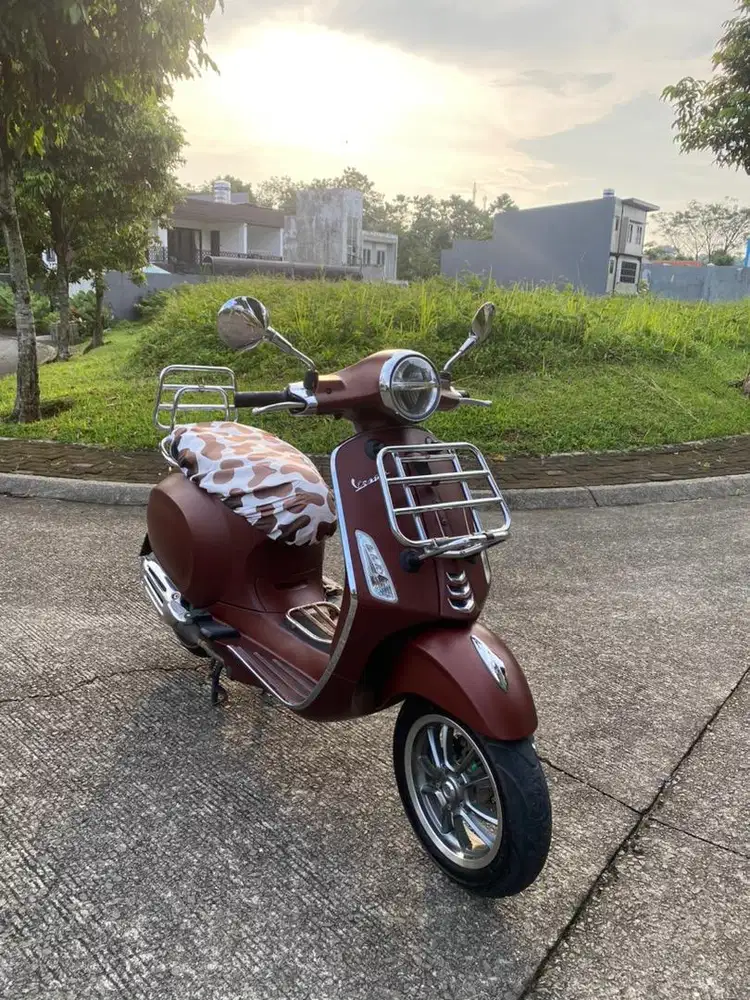 Vespa Primavera Anniversary 50th