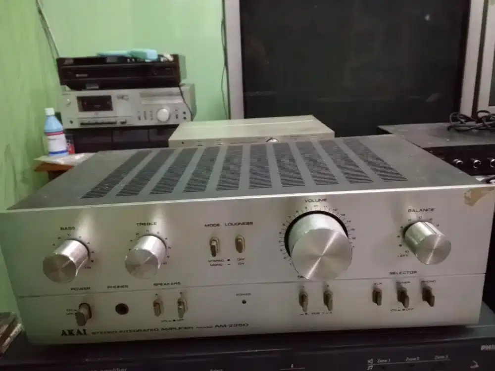 Amplifier Akai AM-2250