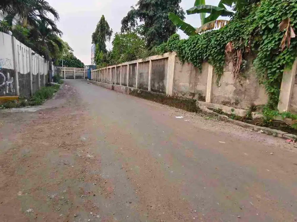 DI RUMAH BARU TAMAN RATU