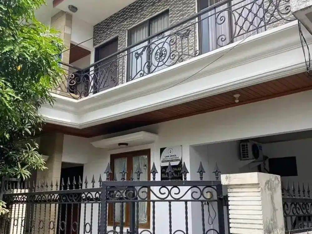 Di Jual Rumah Hook 2 Lantai dalam Komplek di Rawamangun, Jakarta Timur