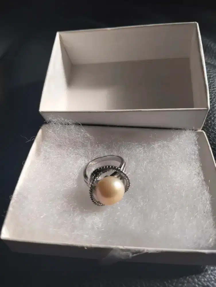 Cincin mutiara bunga