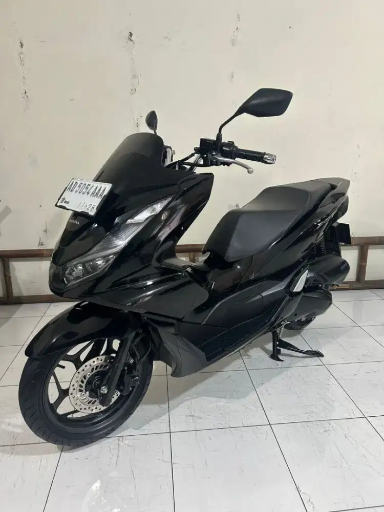 PCX 160 CBS HITAM GLOSY