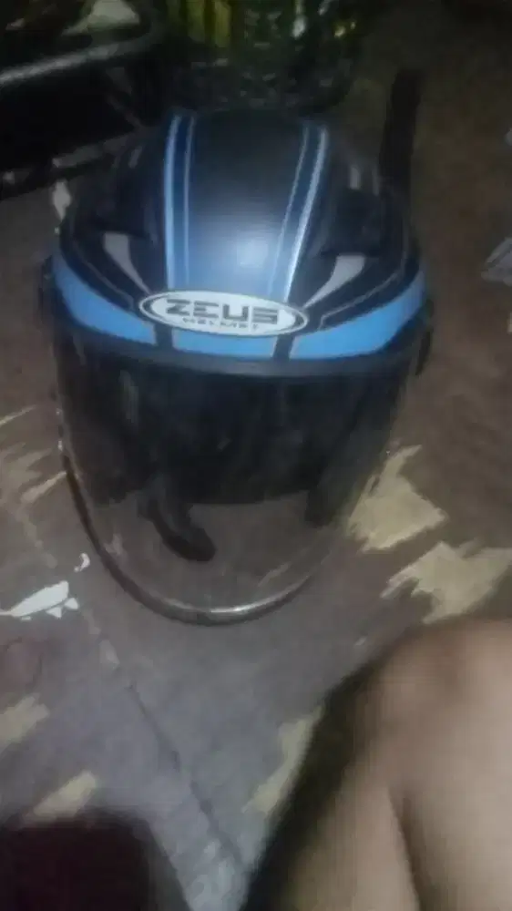 helm Zeus Zs611
