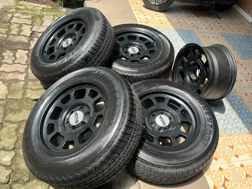 5 pcs VELG Mewah OffRoad METHOD MR705 R18