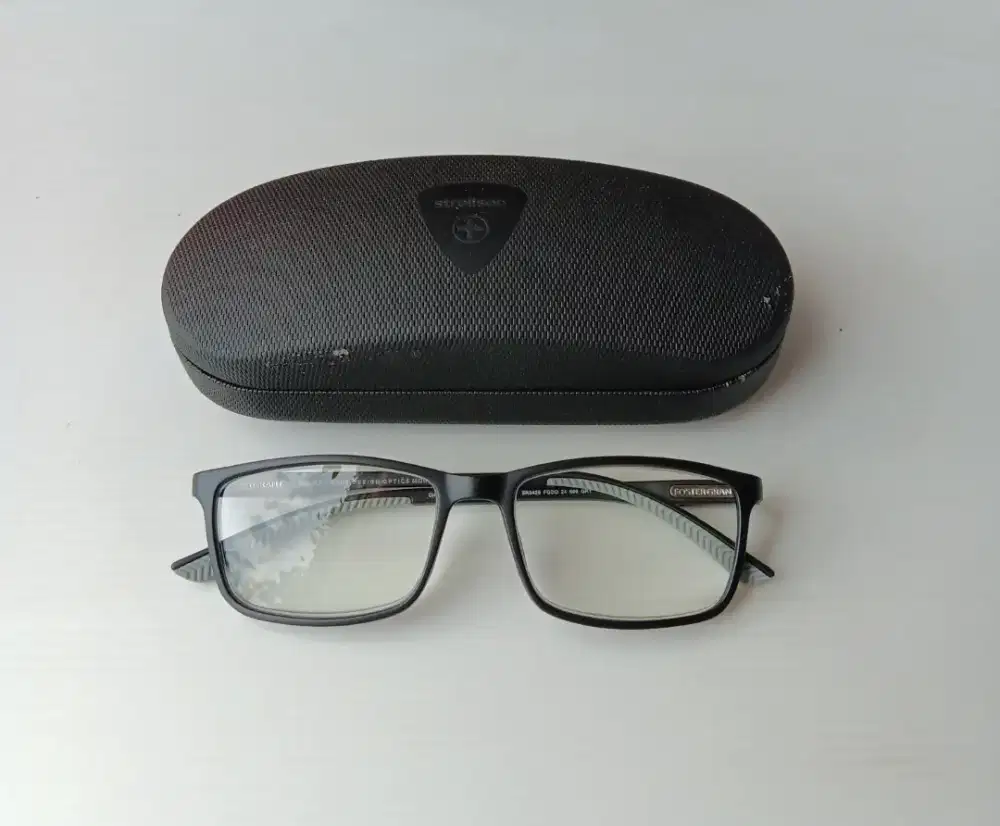Kacamata Foster Grant original