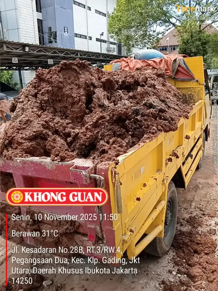 Jasa buang puing dan tanah