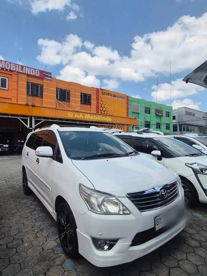 Toyota Kijang Innova 2012 Bensin