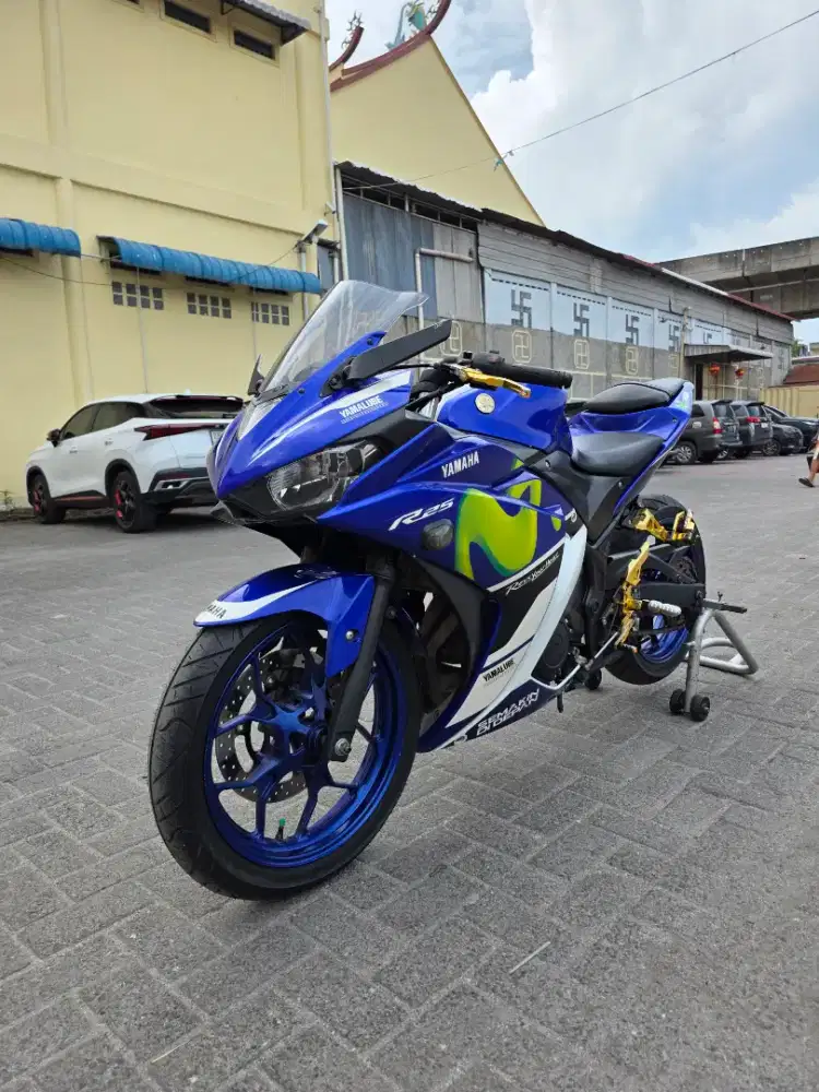 Yamaha R25 Movistar 2016