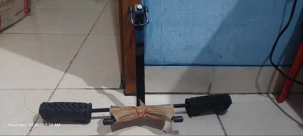 Pijakan kaki anak untuk motor matic