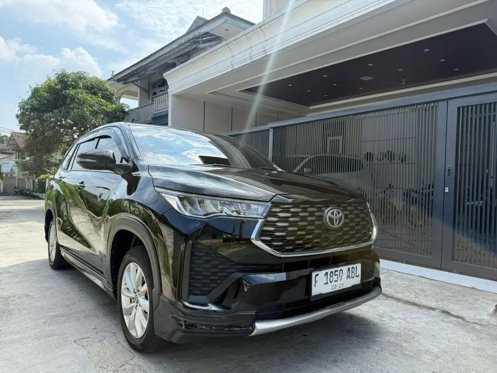 Zenix V non hybrid 2024 Hitam F kota