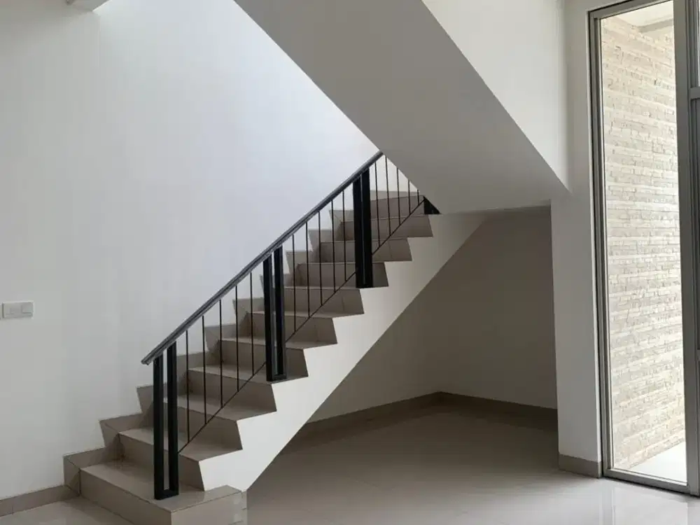 Disewakan Rumah Tahap 1 PIK2 Uk 10x15m2, Harga Nego