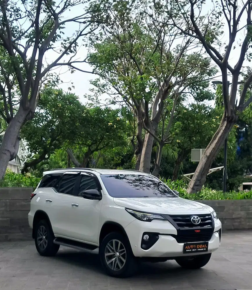 (TDP 28JT) Toyota Fortuner 2.4 VRZ A/T 2017 SUPER MULUS