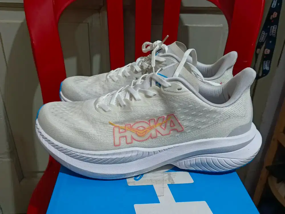 Sepatu Running Hoka Mach 6 uk 44 white blue new