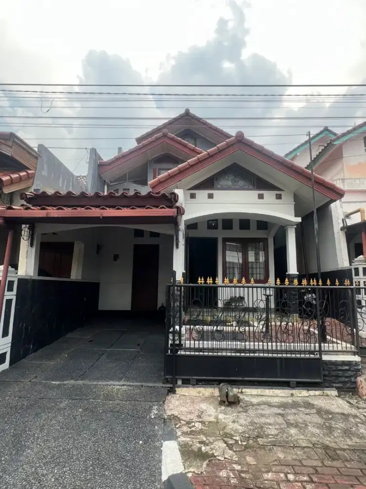 Rumah Minimalist elegan ada backyard di margonda depok