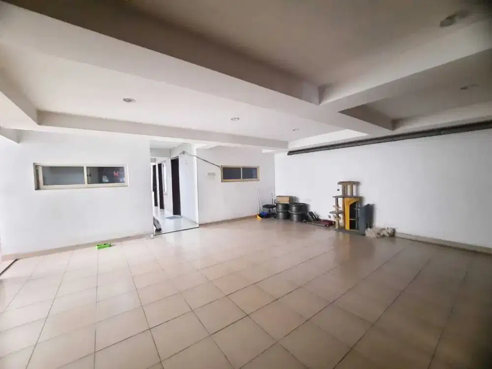 Rumah Bagus 3 Lantai di Tanjung Barat. SHM - Unfurnished