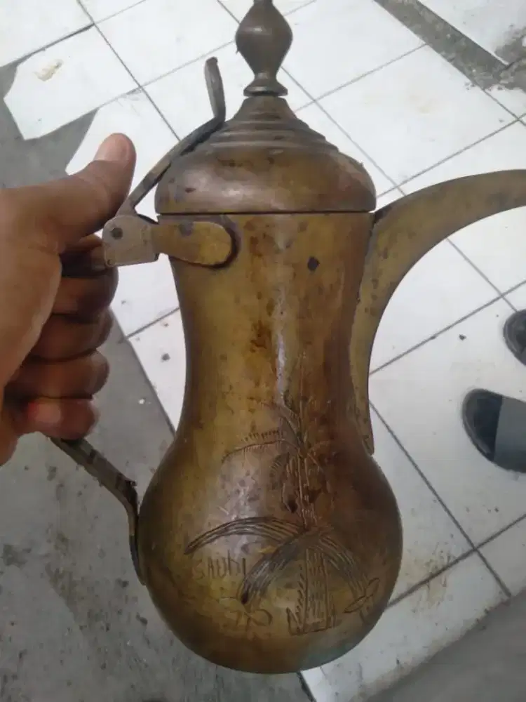 Barang antik  teko