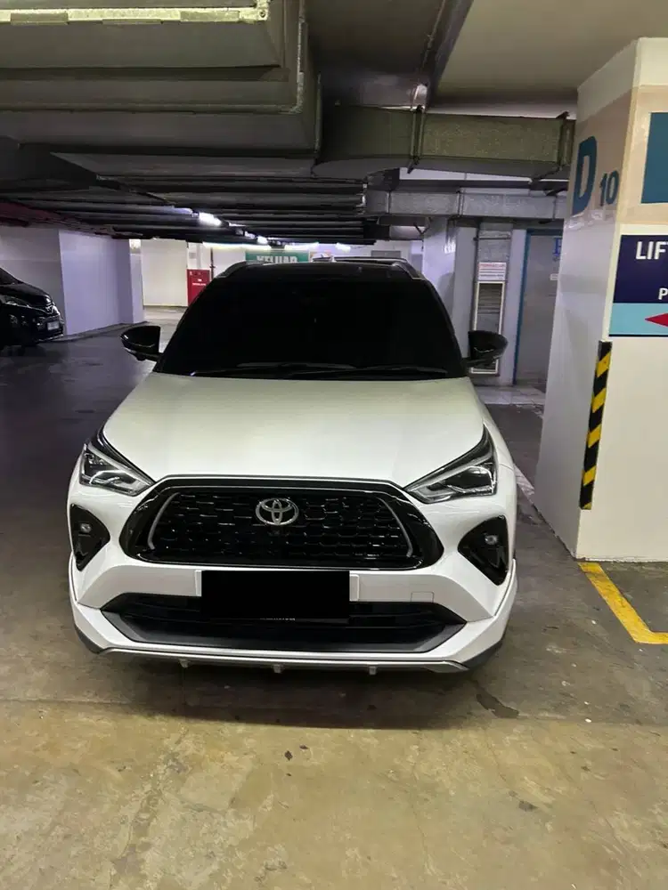JUAL TOYOTA YARIS CROSS HYBRID PUTIH/KM 22.000/NEGO TIPIS