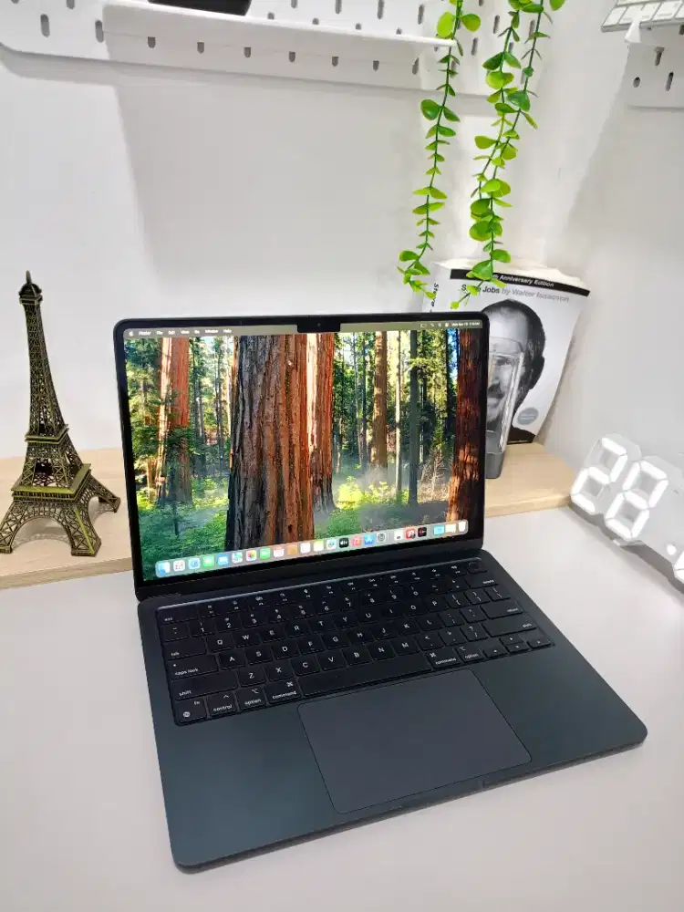 MACBOOK AIR 2022 CHIP M2 13 INCH 8/512 MULUS