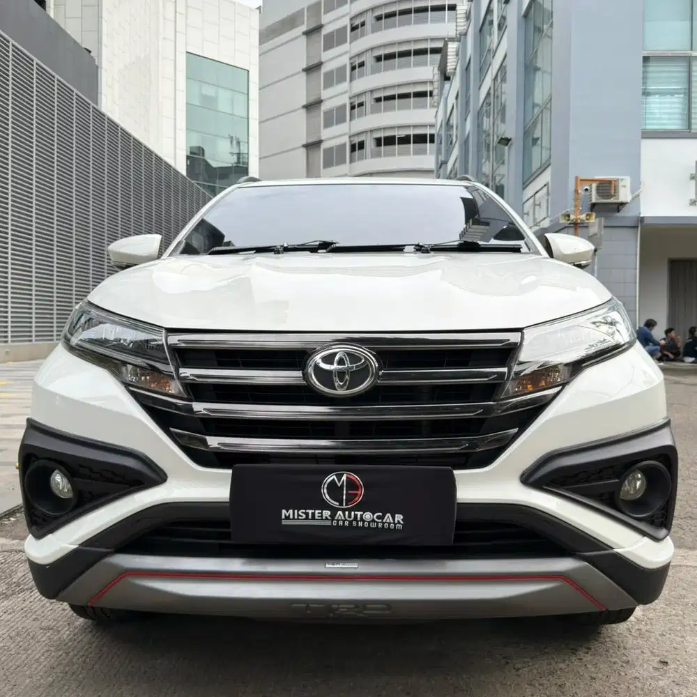 TOYOTA RUSH 1.5 TRD SPORTIVO AT 2020 PUTIH