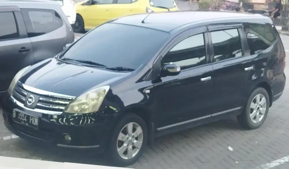 Nissan Grand livina 2011 Bensin