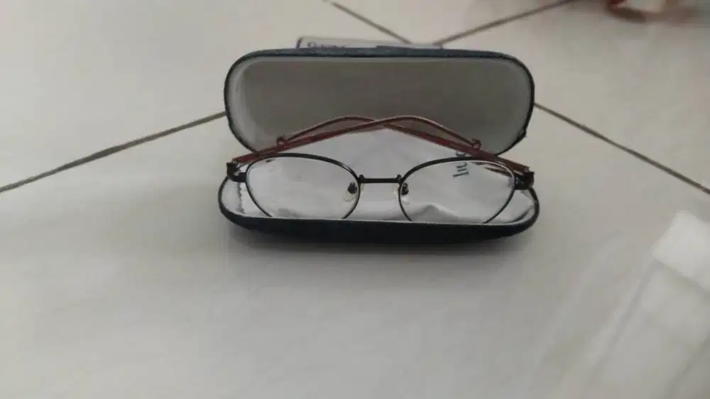 Kacamata Optik - KACAMATA