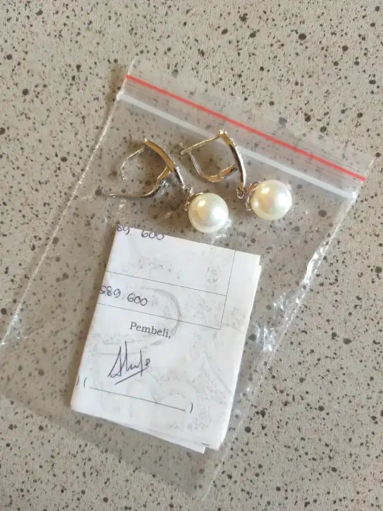 Anting/ Giwang Mutiara