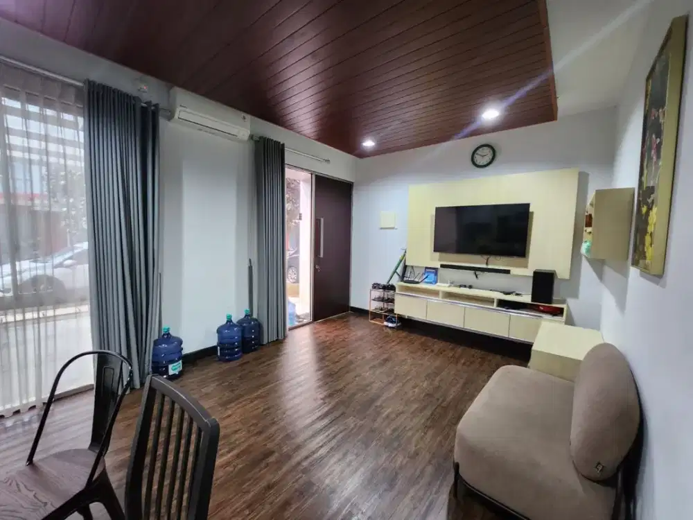 sewa rumah 2 lantai PIK 2 uk 8x10m furnished