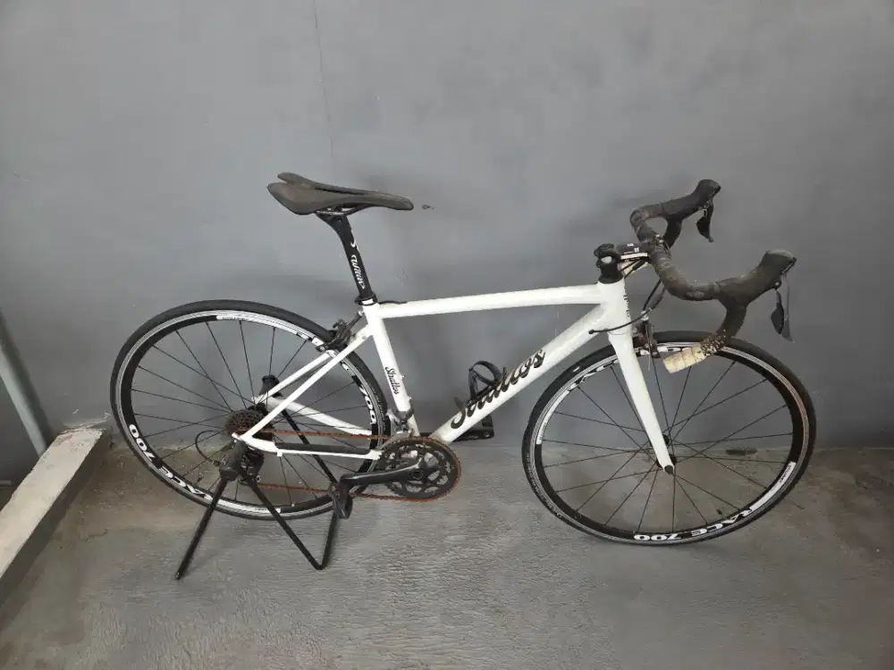 Sepeda roadbike polygon strattos s2