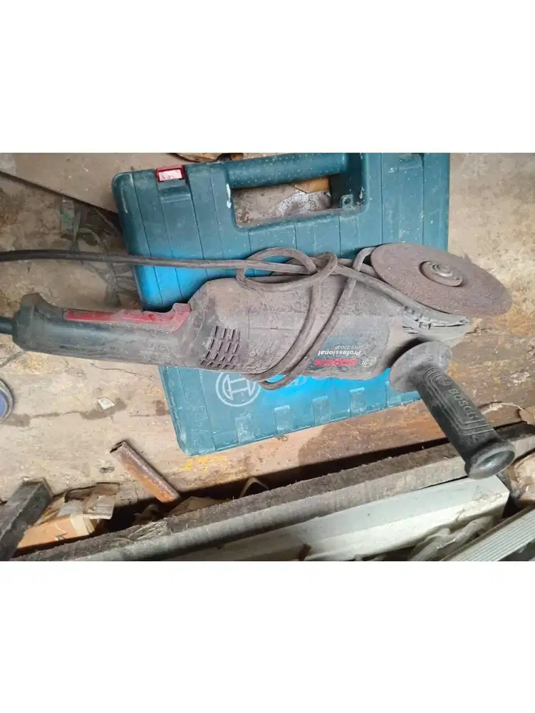 Gerinda Tangan Bosch GWS2200 7 inch