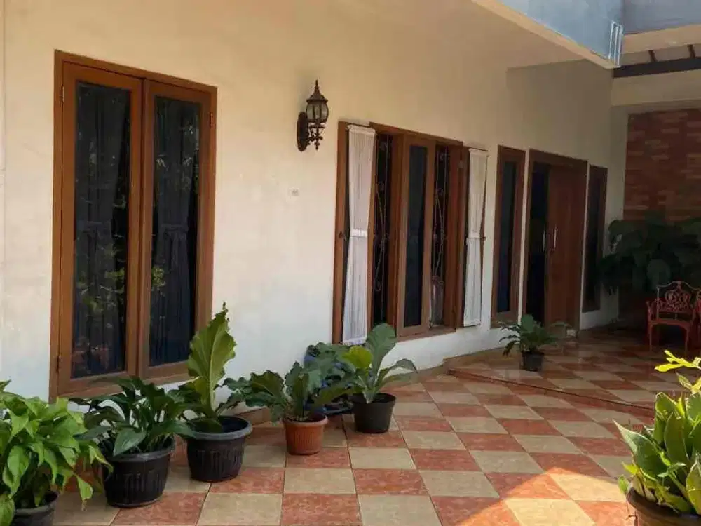 DIJUAL RUMAH CEMPAKA PUTIH BARAT