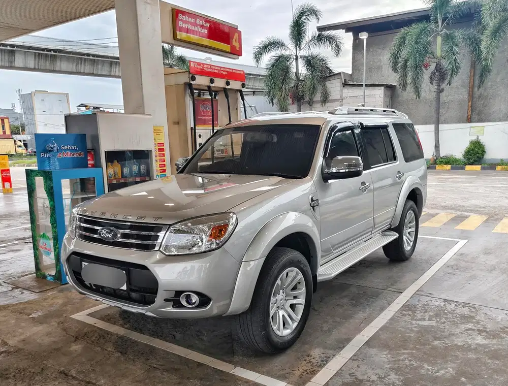 Ford Everest LTD 2014 GRESS ISTIMEWA