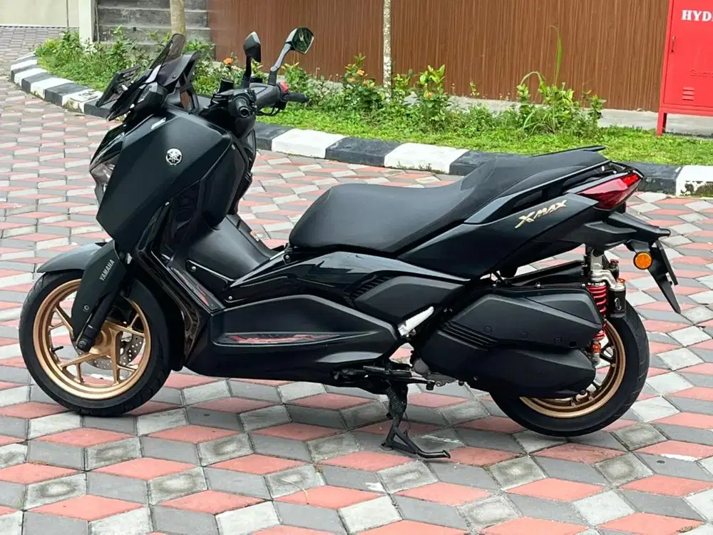 xmax ABS 250 lowkm 2rb perak Istimewa