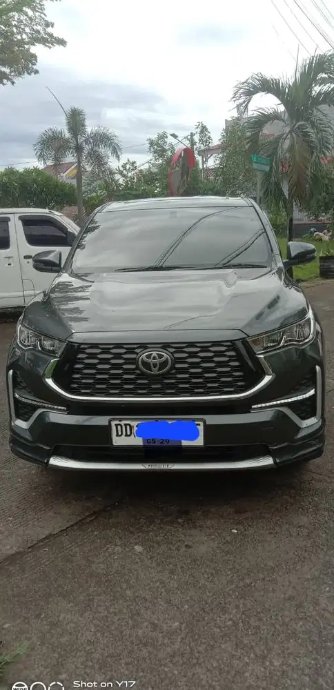 2024 Innova Zenix V Hybrid Modellista