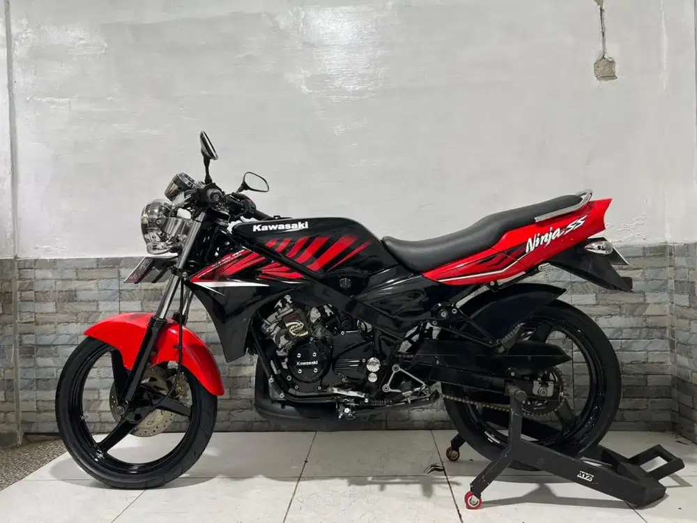 NINJA SS 2014 zebra merah plat D