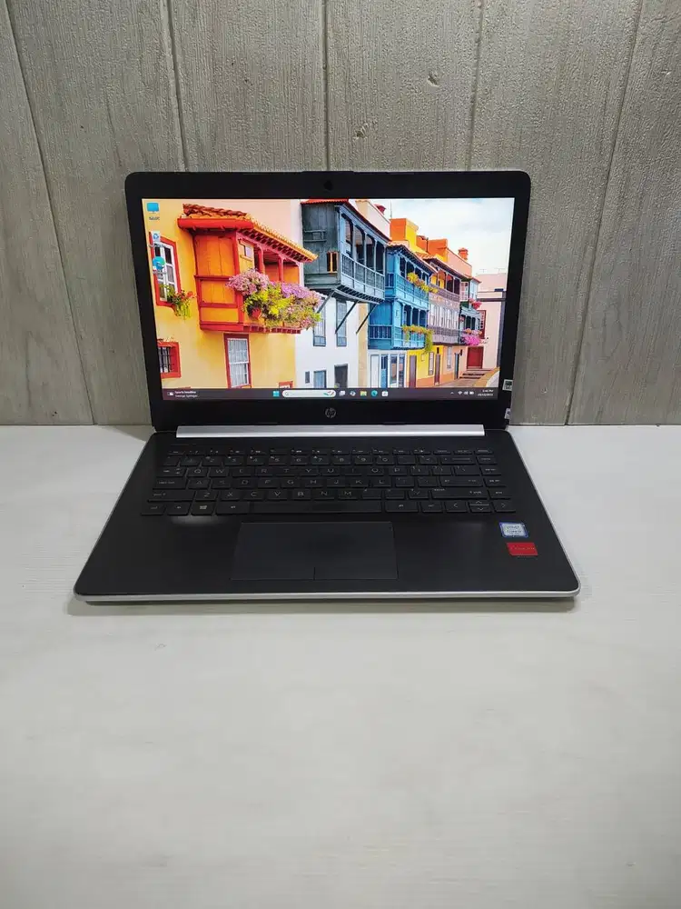 Laptop HP 14, Core i3 Gen7 / 8GB / SSD128GB, siap pakai