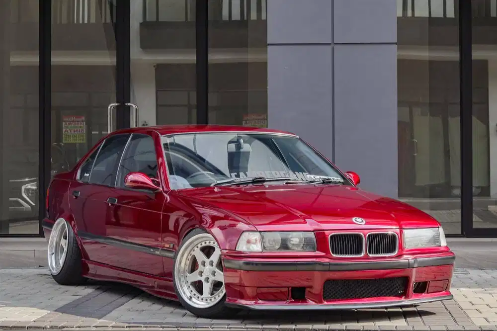 Bmw 320i 2.0 E36 Sedan MT Manual 1996 Merah Metalik.