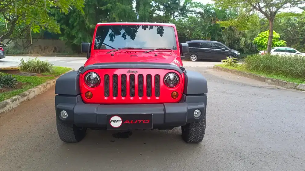 JEEP RUBICON 3.6L PENTASTAR AT 2013 MERAH