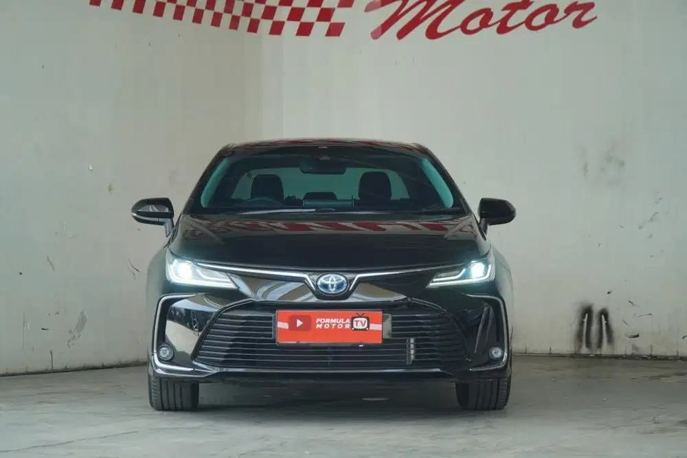 Toyota Corolla Altis 1.8 Hybrid AT 2019 Hitam