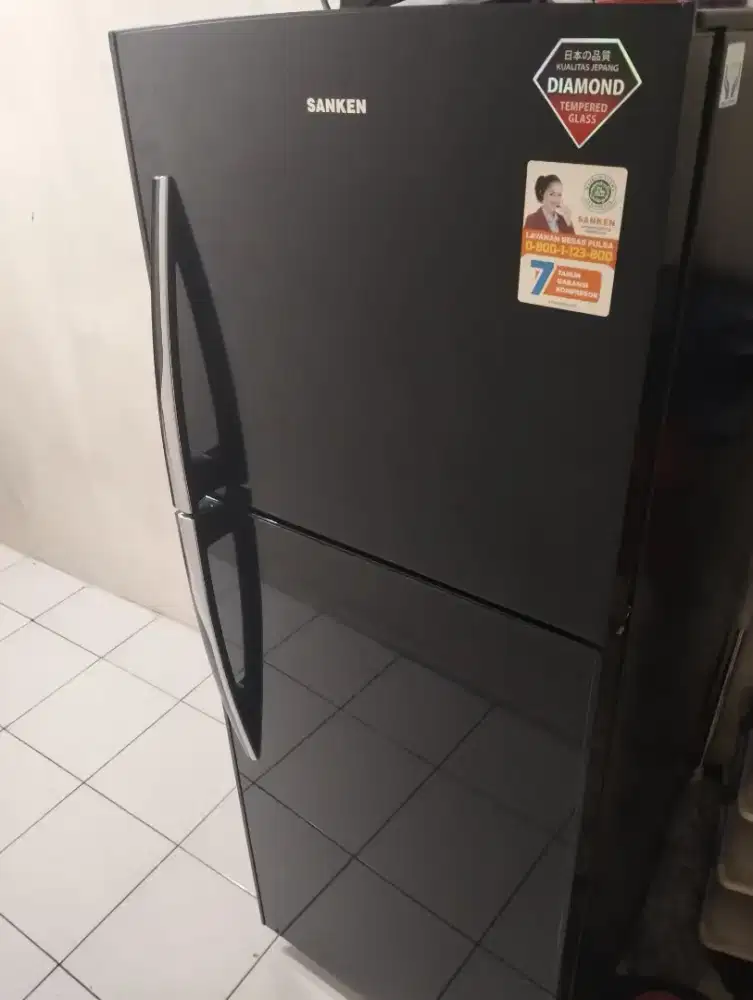 KULKAS SANKEN 2 PINTU